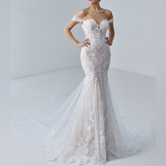 Evangeline Elysee wedding dress - Picture 7 of 7